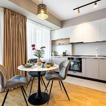 Bright 1br Flat - New Midtown Building + Terrace Apartament *