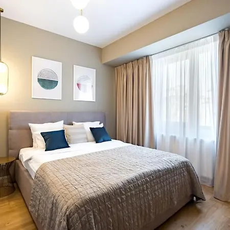 Bright 1br Flat - New Midtown Building + Terrace Apartament
