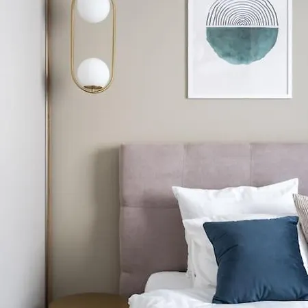 Appartement Bright 1br Flat - New Midtown Building + Terrace Boekarest