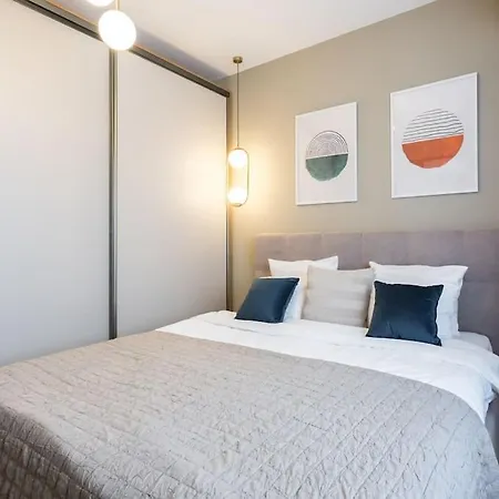 Bright 1br Flat - New Midtown Building + Terrace