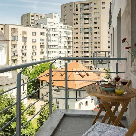 Bright 1br Flat - New Midtown Building + Terrace Appartement Boekarest
