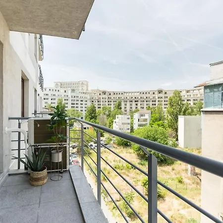 Bright 1br Flat - New Midtown Building + Terrace Apartment