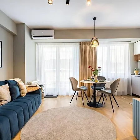 Bright 1br Flat - New Midtown Building + Terrace Apartment *