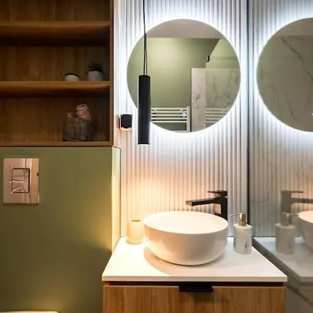 Bright 1br Flat - New Midtown Building + Terrace Appartement