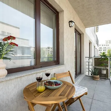 Bright 1br Flat - New Midtown Building + Terrace