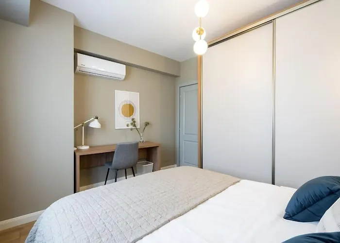 Bright 1br Flat - New Midtown Building + Terrace Бухарест