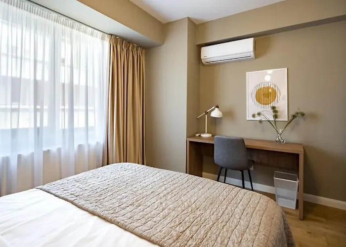 Bright 1br Flat - New Midtown Building + Terrace Апартаменти Бухарест