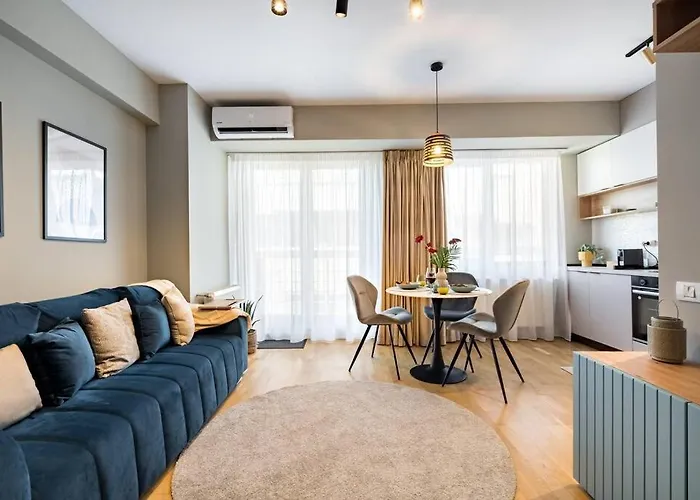 Bright 1br Flat - New Midtown Building + Terrace Lägenhet *