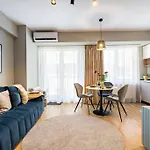 Bright 1br Flat - New Midtown Building + Terrace Апартаменти *