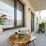 Bright 1br Flat - New Midtown Building + Terrace