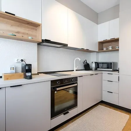 Bright 1br Flat - New Midtown Building + Terrace Apartment Bukarest