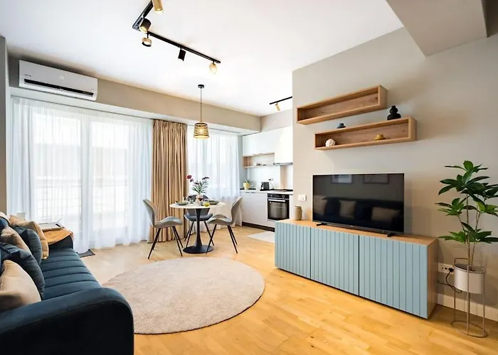 Bright 1br Flat - New Midtown Building + Terrace * Bukarest