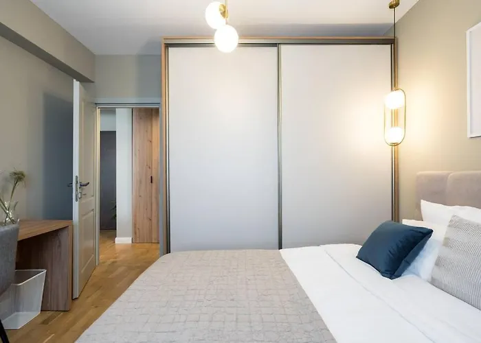 Bright 1br Flat - New Midtown Building + Terrace * Bucharest