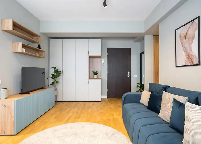 Bright 1br Flat - New Midtown Building + Terrace * Bukarest