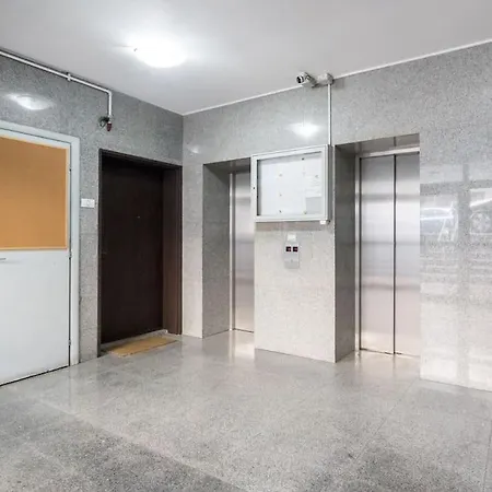 Bright 1br Flat - New Midtown Building + Terrace * Bukarest