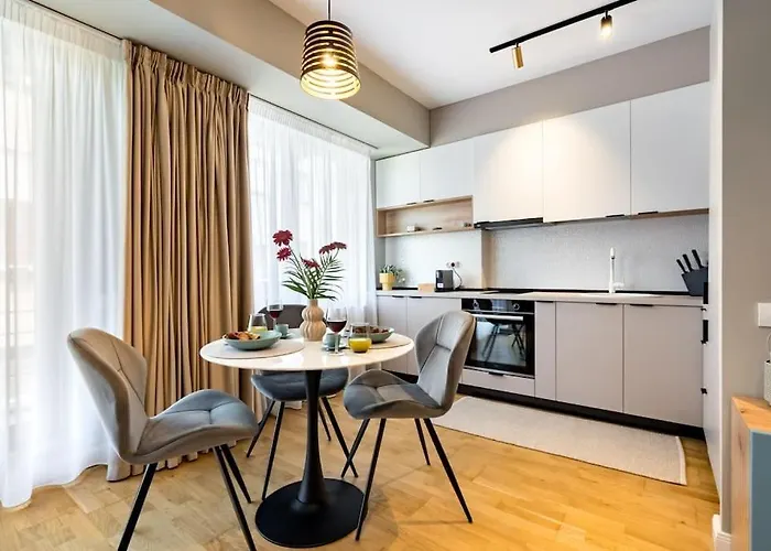 Bright 1br Flat - New Midtown Building + Terrace Daire *